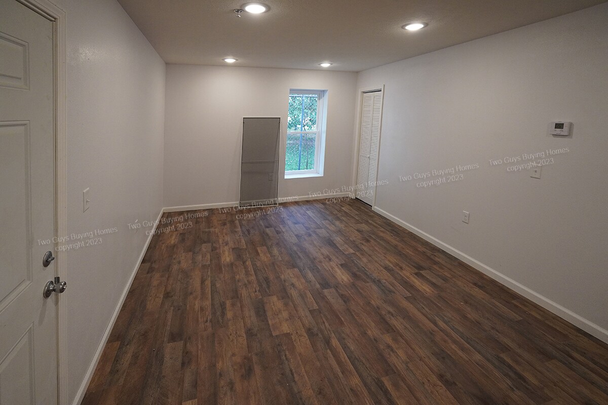 Foto principal - 2420 E Blaine St