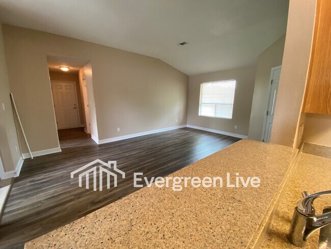 Building Photo - 76 Skystone Ct