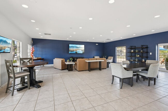 Building Photo - Imperial Palms Apartments