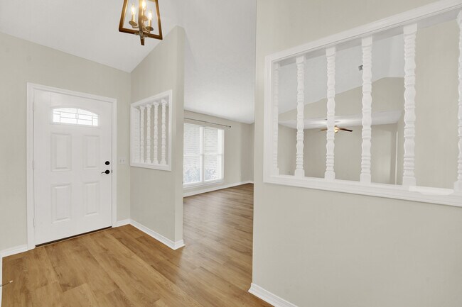 Foto del edificio - 7525 Melody Ln