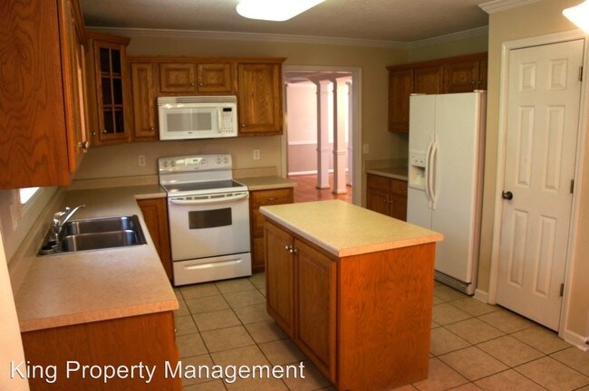 Foto del edificio - 4 br, 2 bath House - 210 Foxley Road