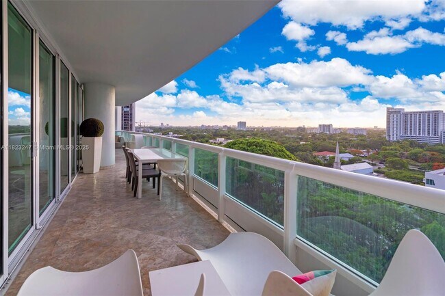 Foto del edificio - 1643 Brickell Ave