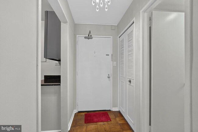 Foto del edificio - 2939 Van Ness St NW