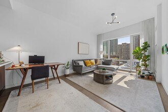 Building Photo - 75 Park Ln S