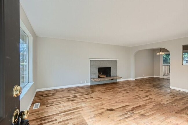Building Photo - 11705 62Nd Avenue S, Seattle, WA, 98178