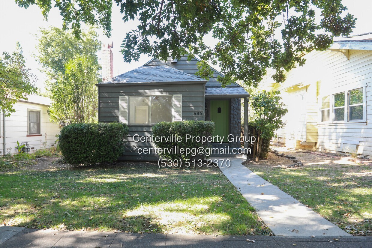 Primary Photo - 686 E 7th St