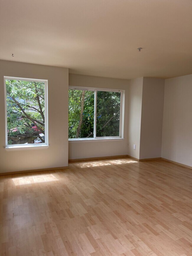 Foto del edificio - 2420 SW Holden St
