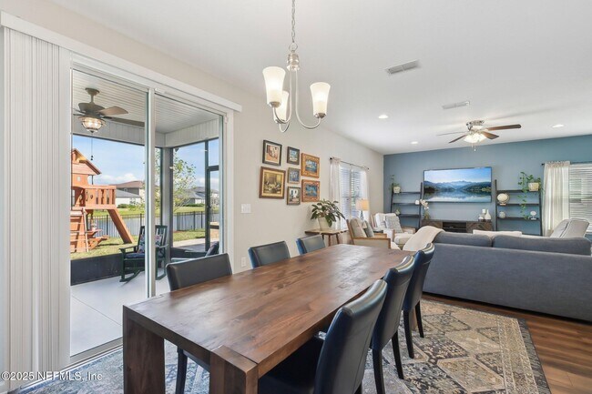 Foto del edificio - 3991 Heatherbrook Pl