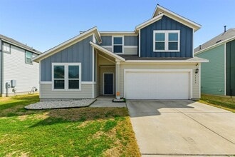 Building Photo - 2009 Los Olivios Wy