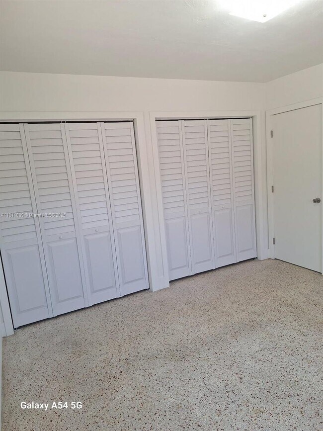 Foto del edificio - 1520 NW 111th St