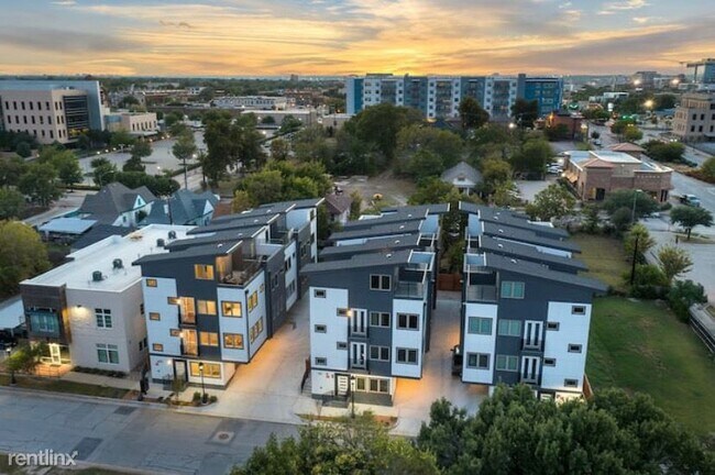 Foto del edificio - 1 br, 1.5 bath Condo - 1120 Galveston Aven...