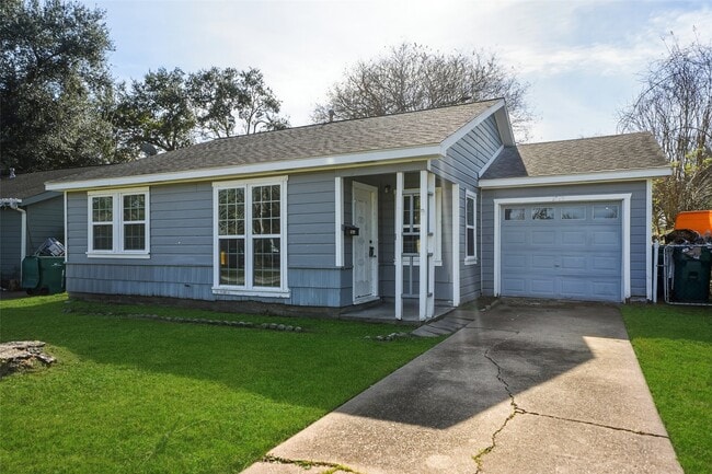 Building Photo - 1015 Prune St