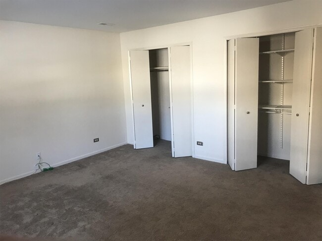 Building Photo - 381 S Collins St