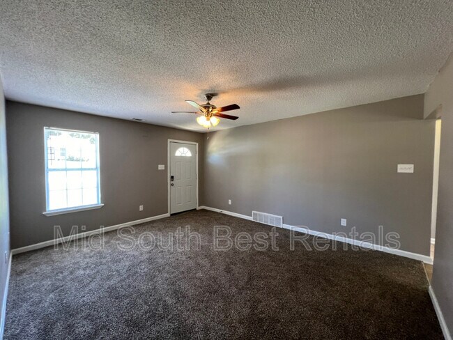 Foto del edificio - 4139 Knob Dr