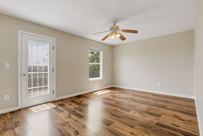 Building Photo - 20612 E Batavia Dr