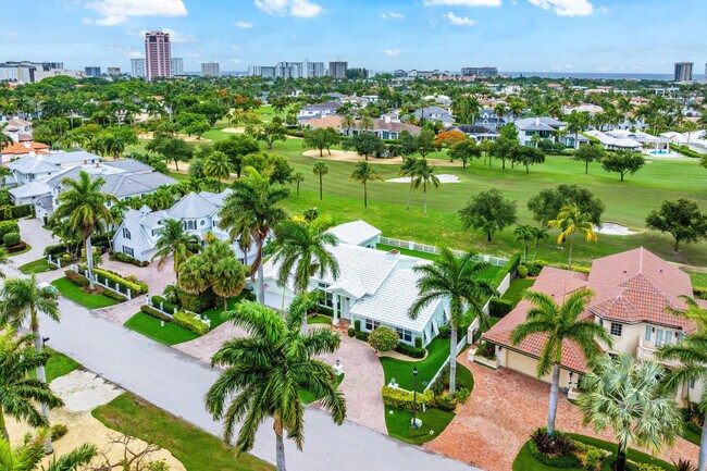 Foto del edificio - 1356 Thatch Palm Dr