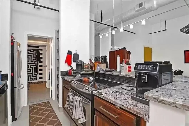 Kitchen looking toward Bath - 120 Ralph McGill Blvd NE