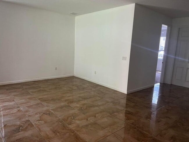 Building Photo - 9555 Phipps Ln