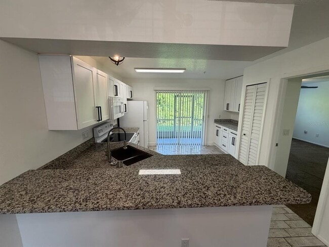 Building Photo - 121 Reserve Cir