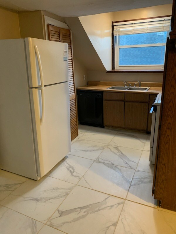 Apt. 3-E - 451 Pine St