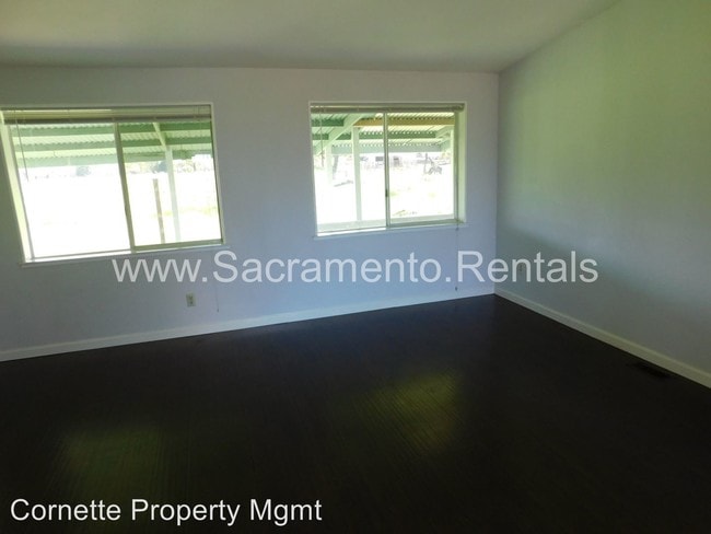 Building Photo - 3 br, 2 bath House - 9661 Cosumnes Rd #B