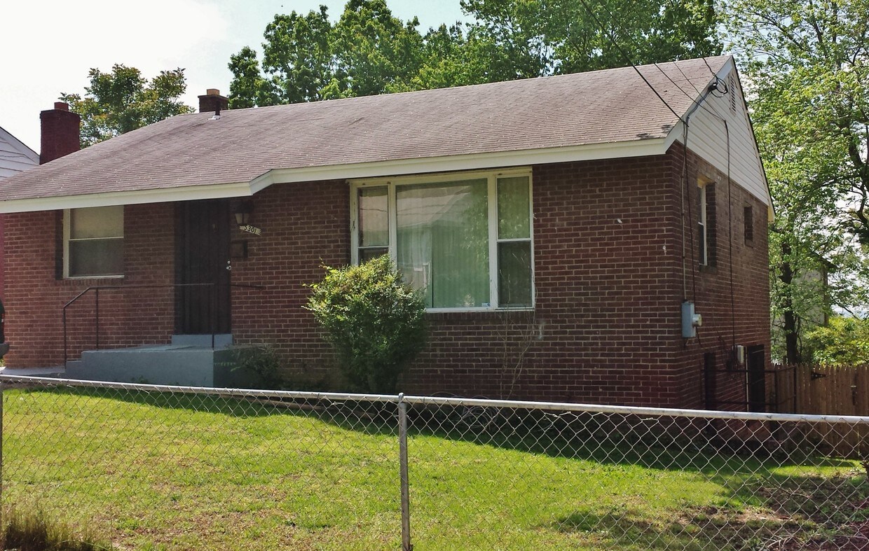 Primary Photo - 5301 Kenmont Rd