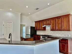 Building Photo - 3131 Valley Ct