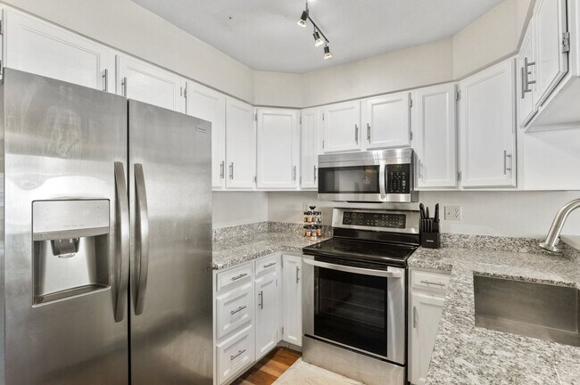Foto del edificio - 10715 Foxwood Ct