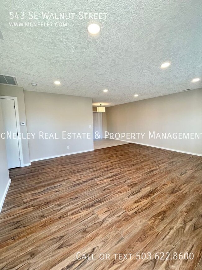 Foto del edificio - Remodeled 2 Bedroom in Downtown Hillsboro