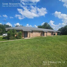 Building Photo - 901 Harley Dr