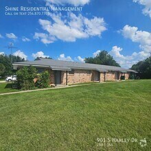 Building Photo - 901 Harley Dr