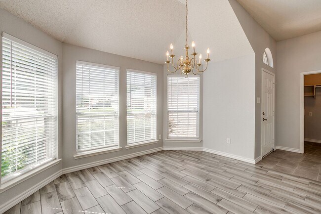 Foto del edificio - Welcome Home- Stylish 3 Bedroom, 2 Bath Ho...