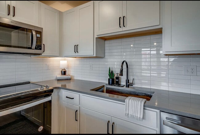 Kitch - 102 Duke St