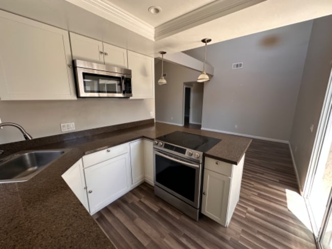 Building Photo - 283 Riverview Way