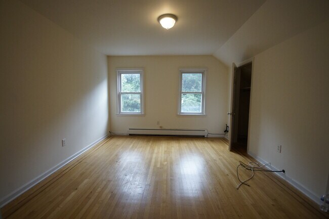 Foto del edificio - 1518 River Rd