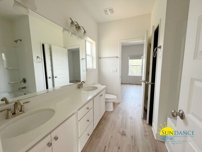 Building Photo - 4 Bedroom 3.5 Bathroom Preserve at Paradis...