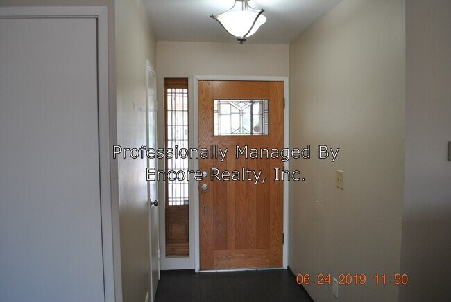 Foto del edificio - 5727 Watercrest Dr
