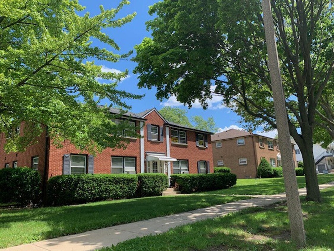 Primary Photo - 3240 S 49th St