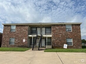 Building Photo - 1600 Dugger Cir