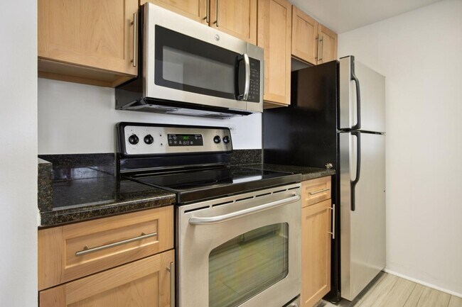 Building Photo - 400 S Lafayette St