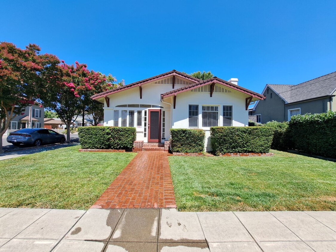 Foto principal - Stunning Home in Downtown Napa