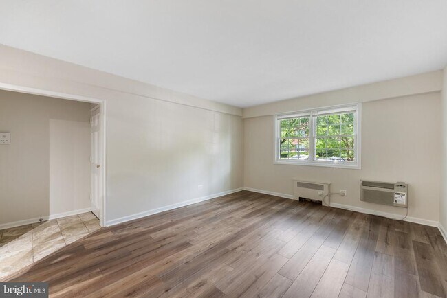 Foto del edificio - 4402 N Pershing Dr