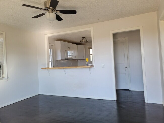 Foto del edificio - Phenomenal Downtown River View!