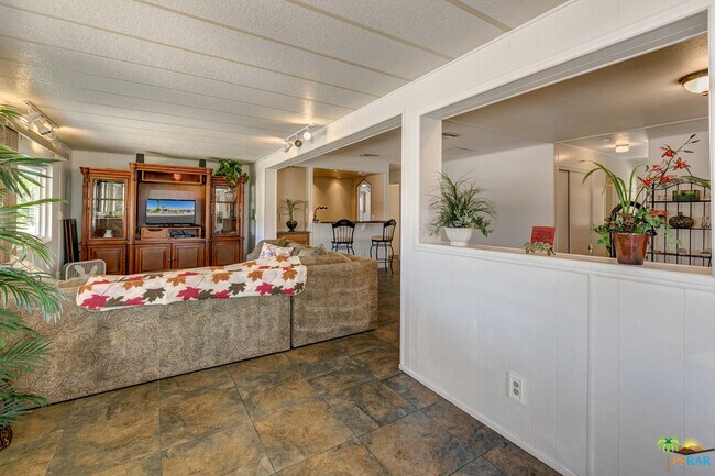 Building Photo - 73070 Ridge Cir