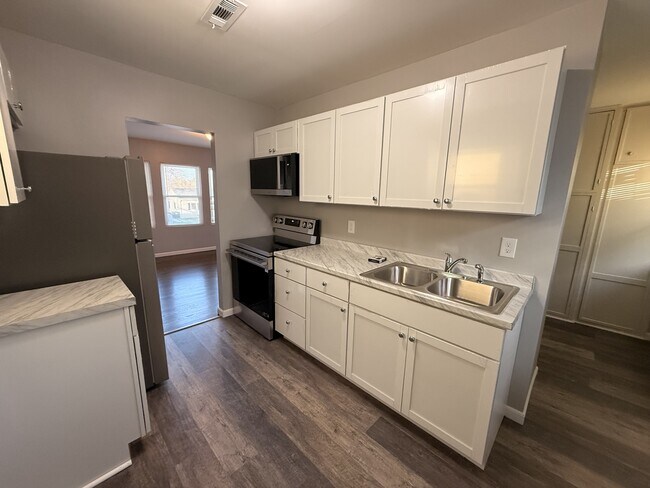 Foto del edificio - 6313 Spaulding St