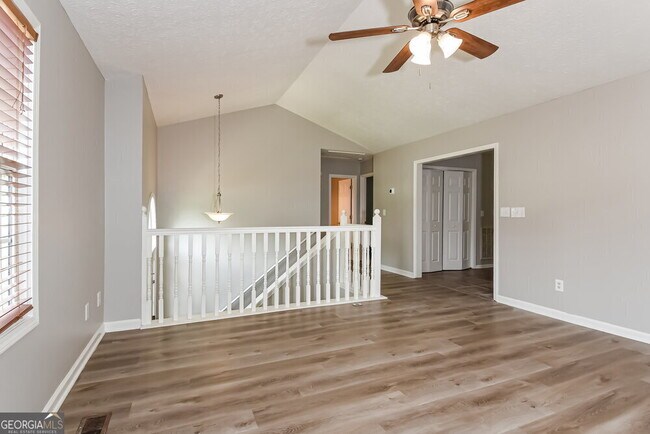Building Photo - 107 River Walk