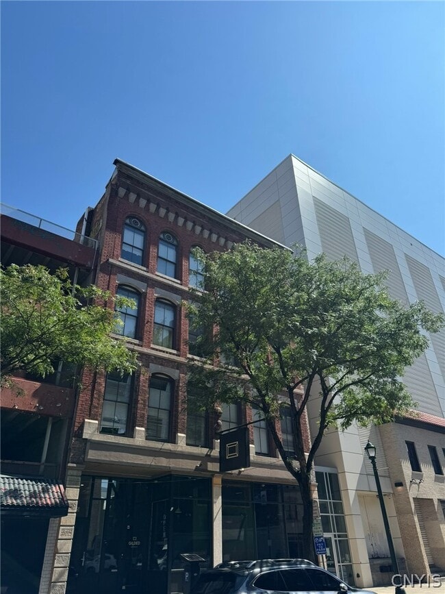 Building Photo - 415 S Clinton St