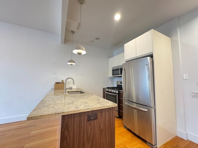 Building Photo - 836 Bergen St
