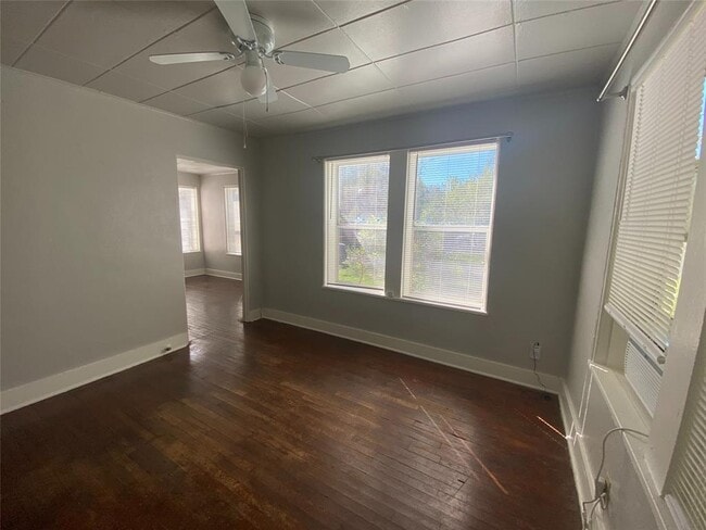 Building Photo - 5009 Avenue G