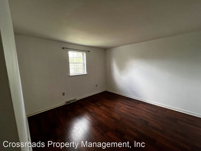 Building Photo - 3 br, 1.5 bath House - 310 Greenland Drive